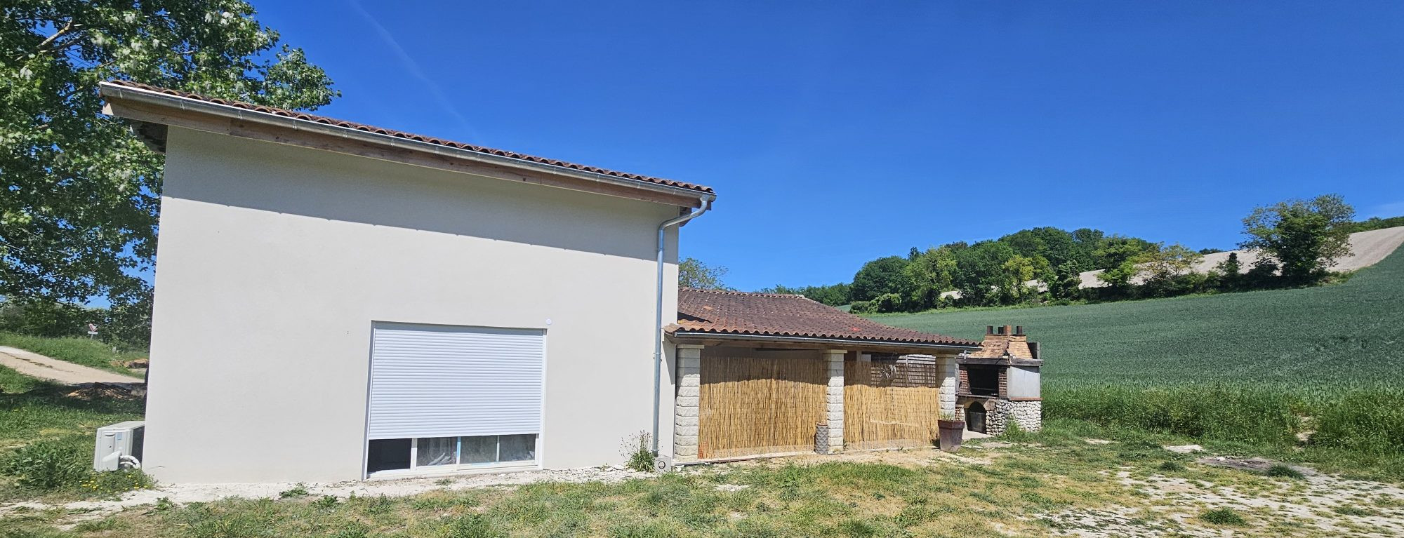 Maison de charme avec grand terrain – Investissement locatif ou futur projet de vie à Saint-Léon-sur-l’Isle