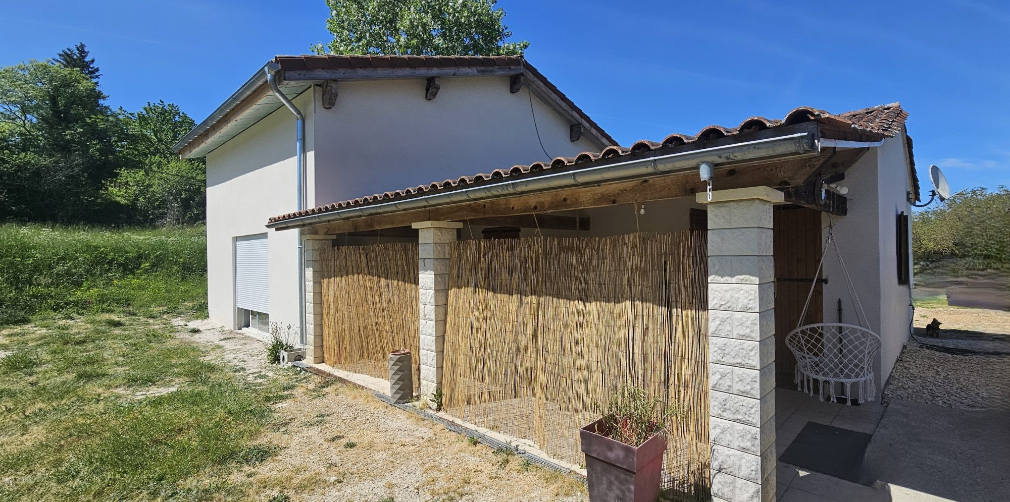 Maison de charme avec grand terrain – Investissement locatif ou futur projet de vie à Saint-Léon-sur-l’Isle