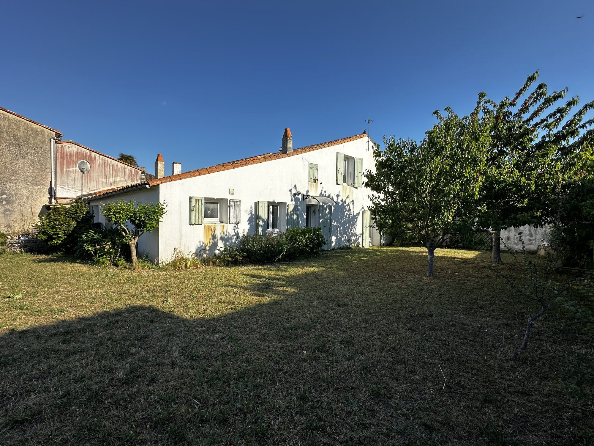 Maison for sale in Sainte-Marie-de-Ré, 130 m²