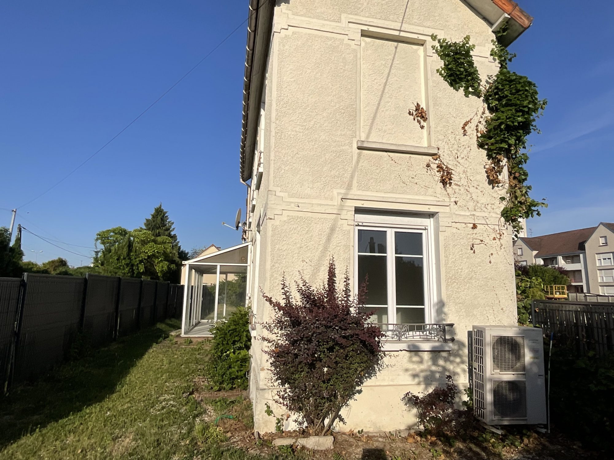 1930s HOUSE 3 bedrooms in St JULIEN 3