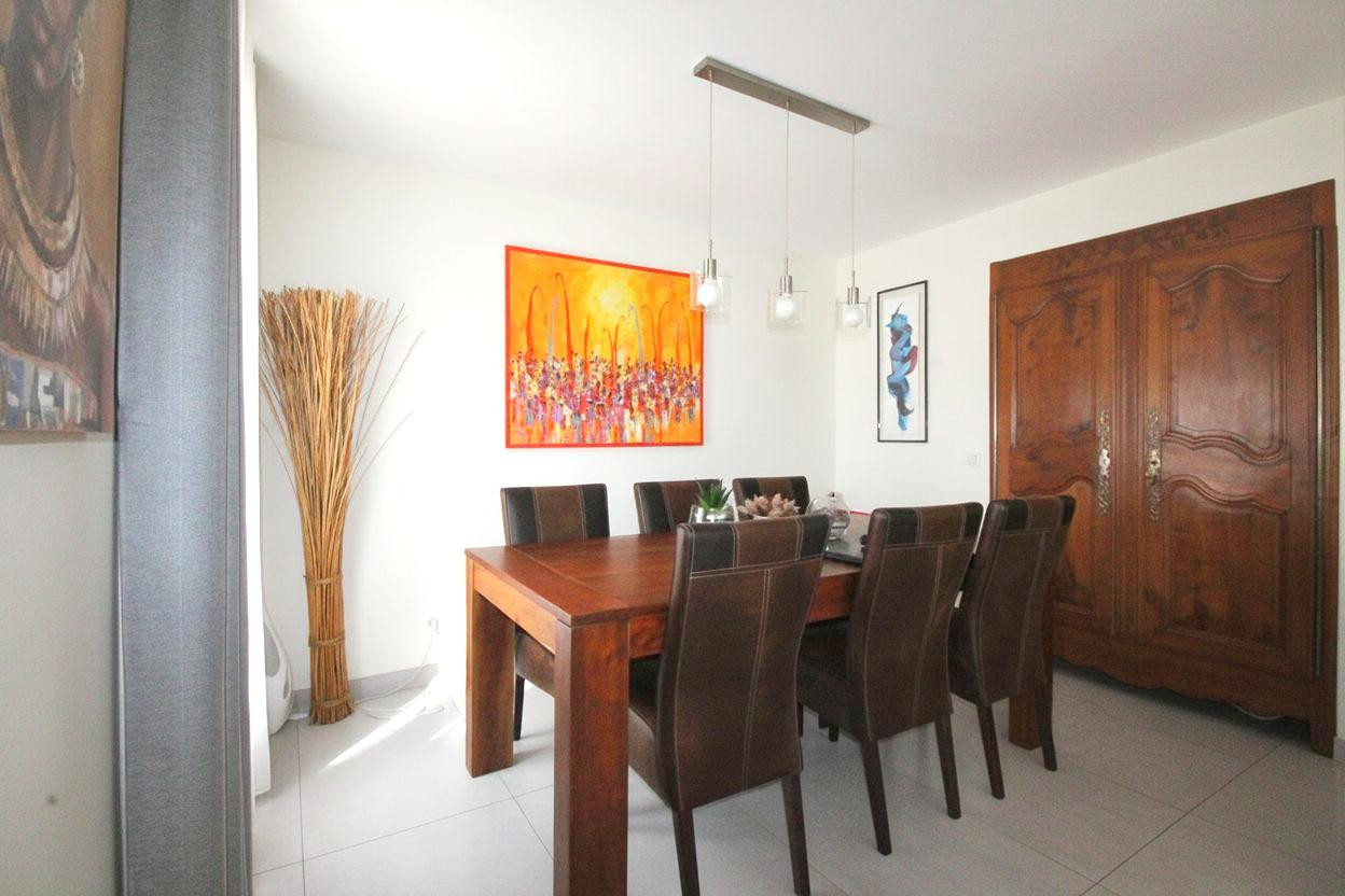 Maison à vendre à Le Mesnil-Saint-Denis, 154 m²