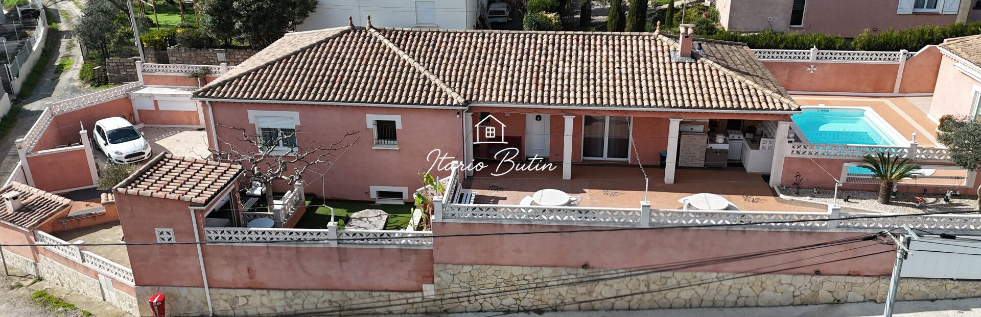 7-Room Villa of 200m² with Large Garage and Swimming Pool 2