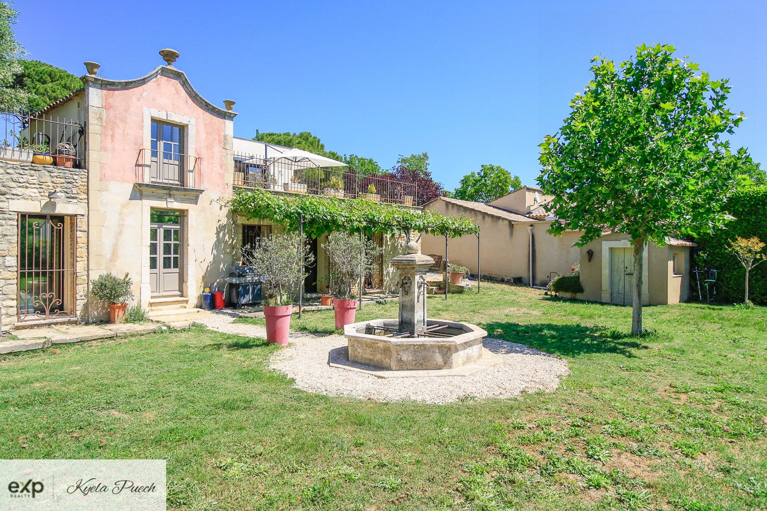Maison à vendre à Cucuron, 196 m²