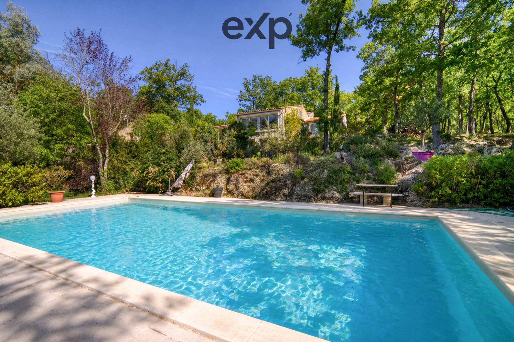 Maison 7 pièces 185 m² · à Grambois · 185 m² · 699 000 €