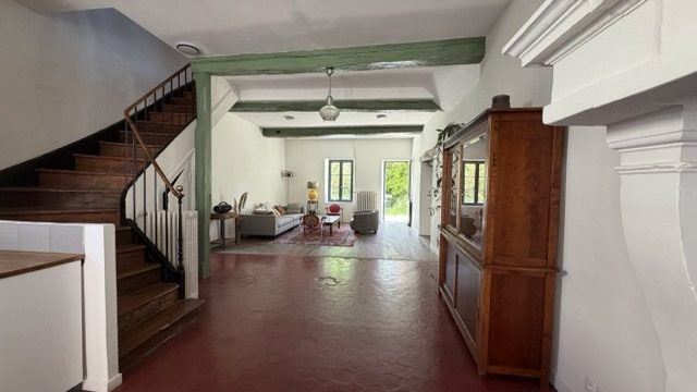 Maison 10 pièces 221 m² · à Épineuil · 221 m² · 325 000 €