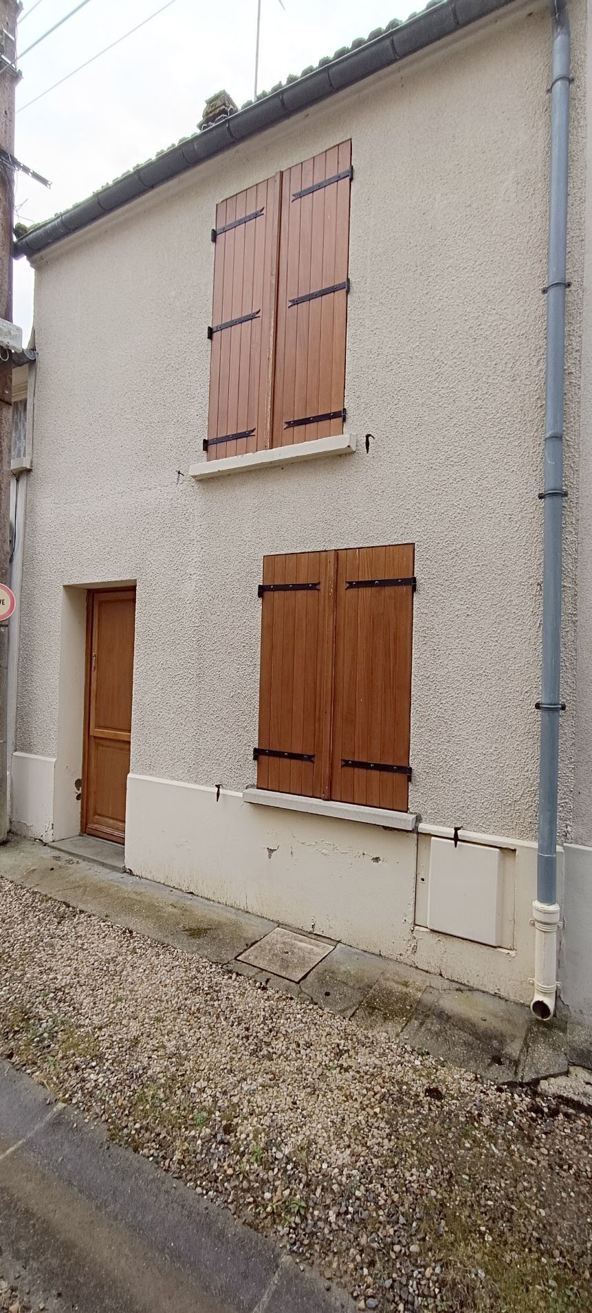 Maison dans une cour avec jardin, garage et atelier non attenant
