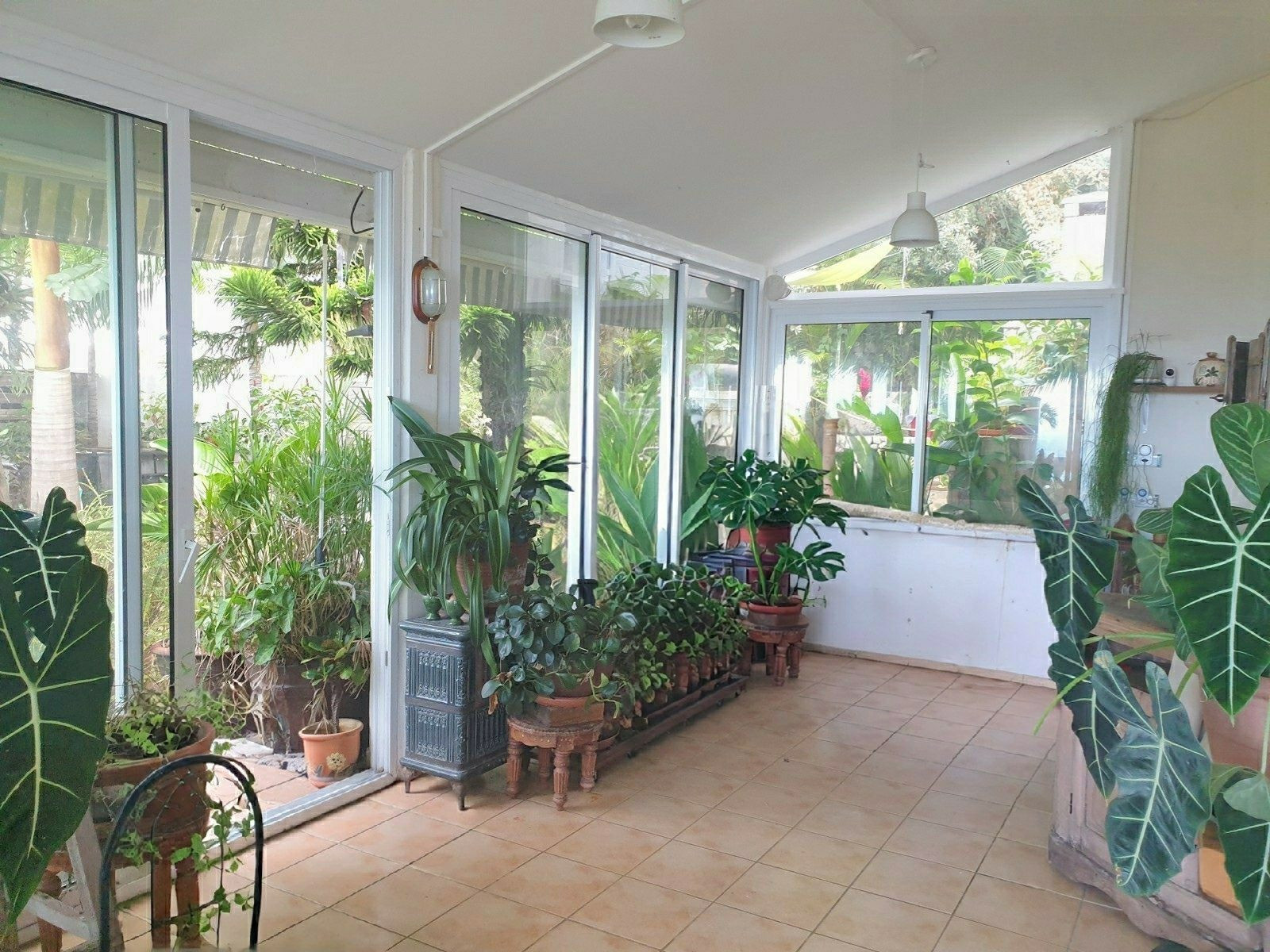 Villa 4 chambres avec dépendance sur la colline des camelias