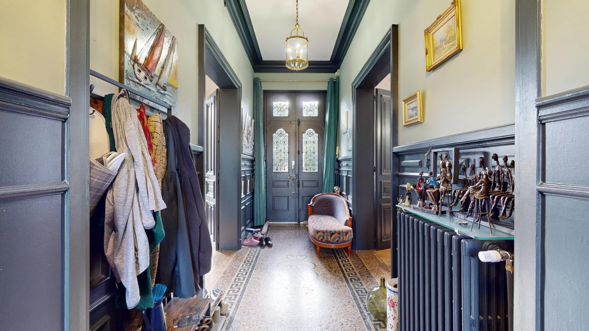 Master House with Preserved Authenticity 4