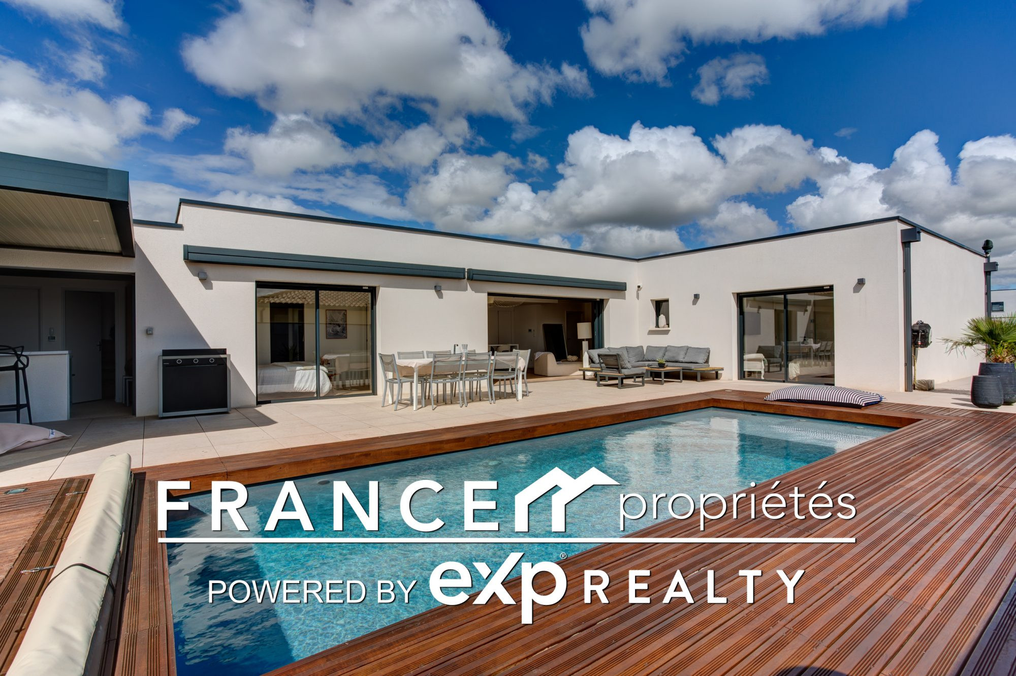 Villa contemporaine 2022 avec piscine et prestations haut de gamme