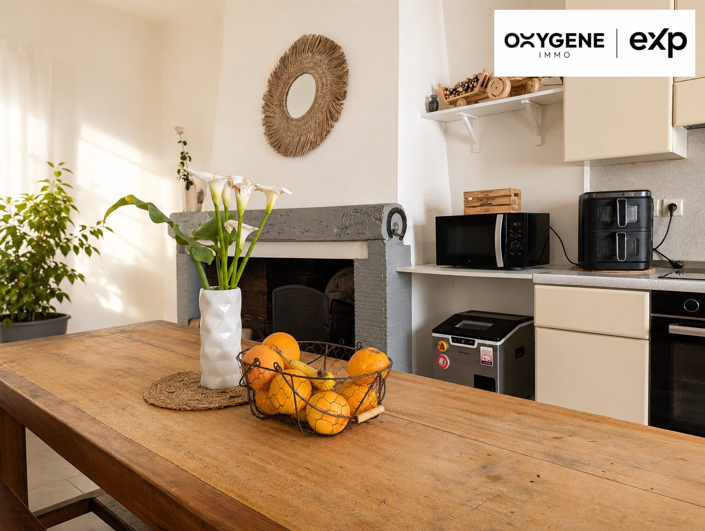 CHARME & VOLUMES – MAISON DE VILLAGE RÉNOVÉE AVEC GARAGE ET TERRASSE