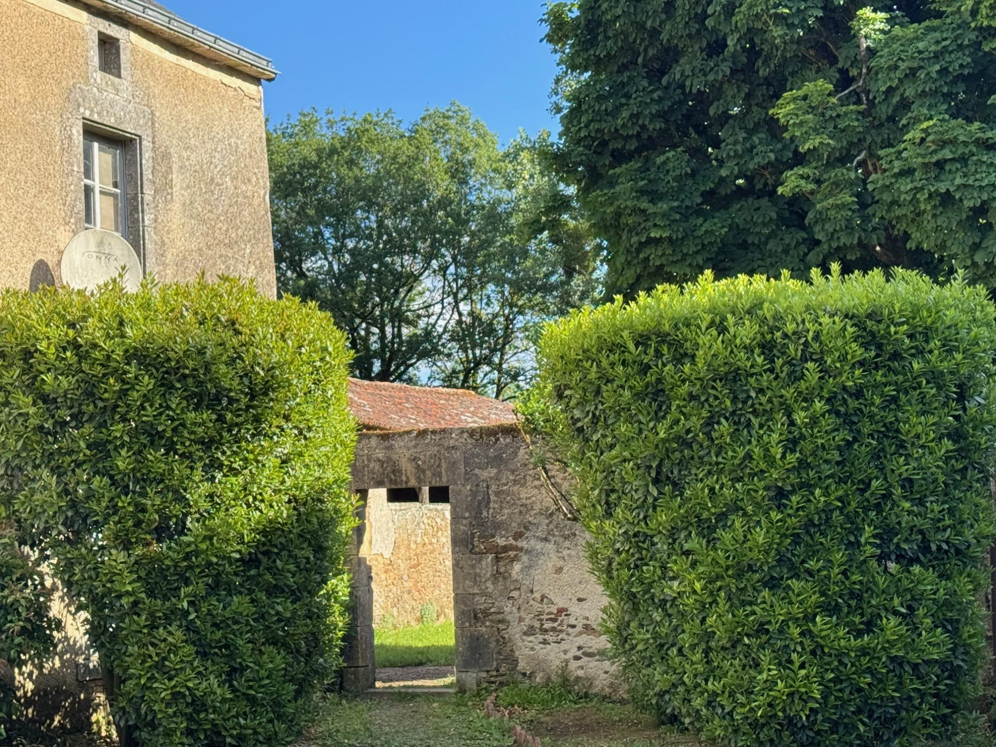 Maison à vendre à Breuil-Barret, 253 m²