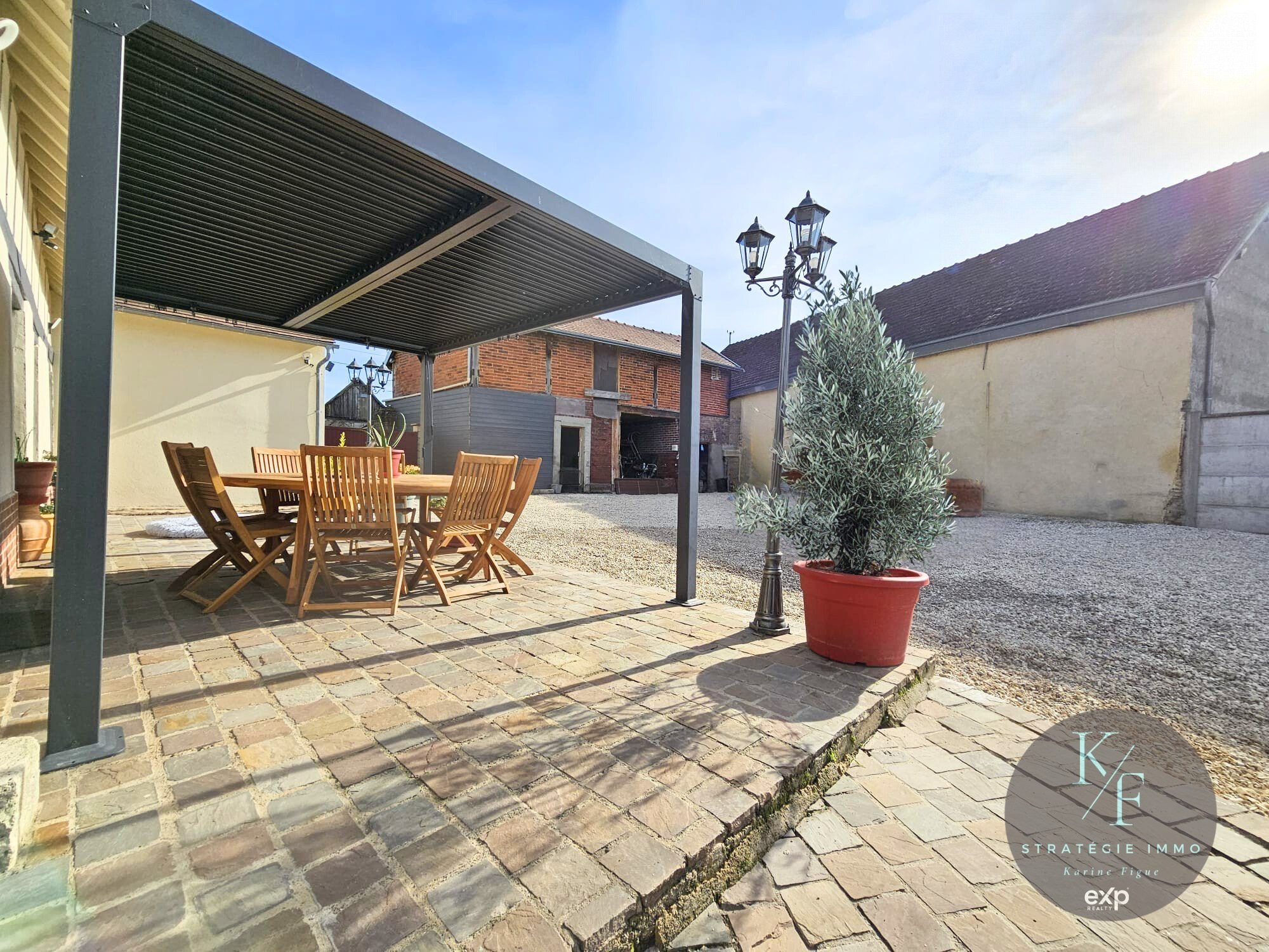Maison à vendre à Éragny-sur-Epte, 210 m²