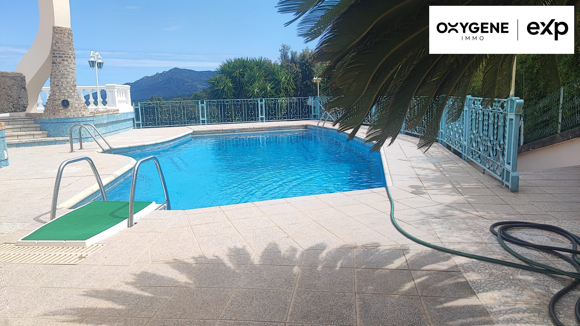 VILLA D’EXCEPTION PLAIN-PIED et PISCINE AVEC VUE MER & ALBÈRES – UN BIEN RARE AUX PORTES DE LA MÉDITERRANÉE