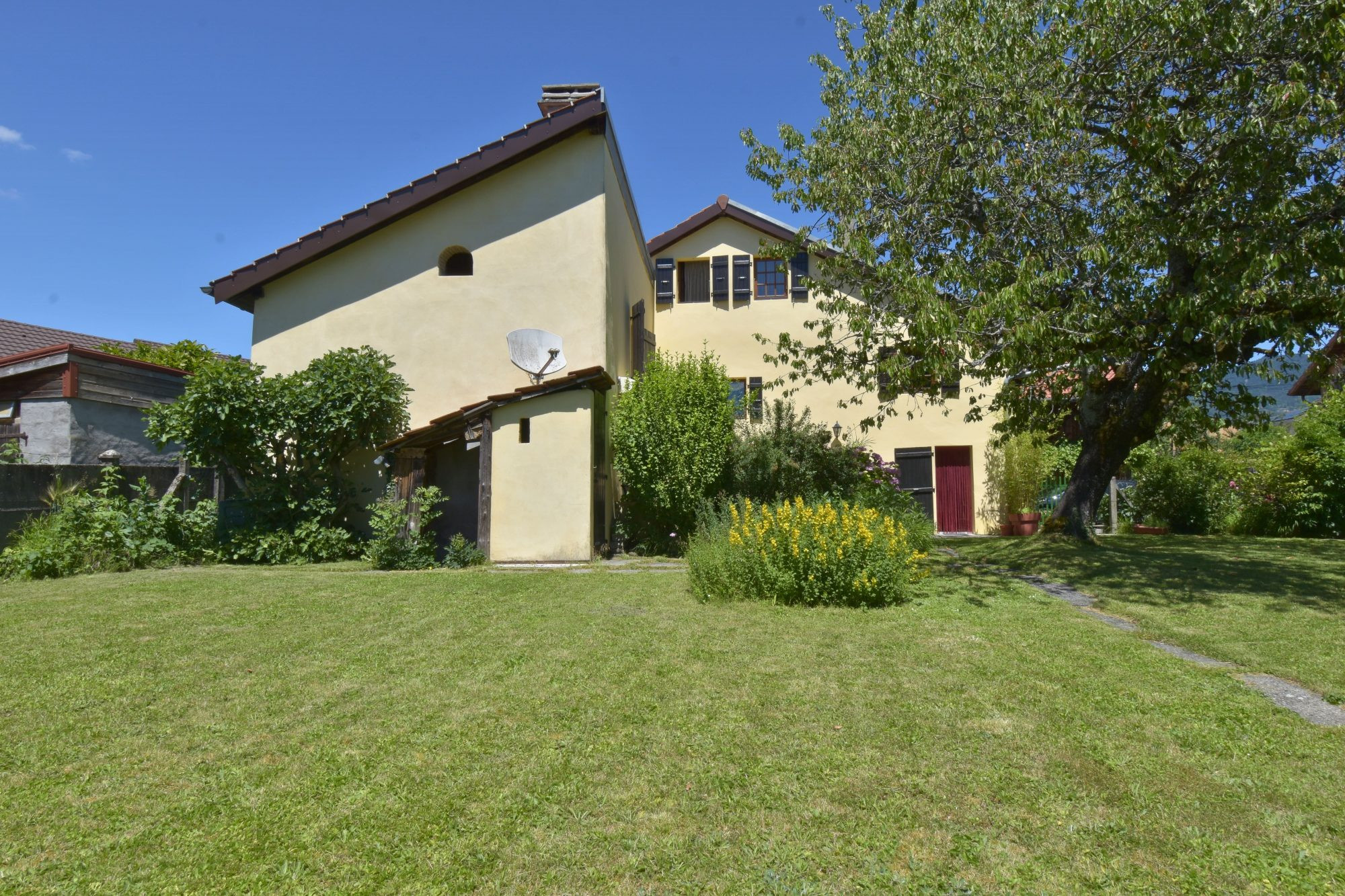 House for sale in Arthaz-Pont-Notre-Dame, 184 m²