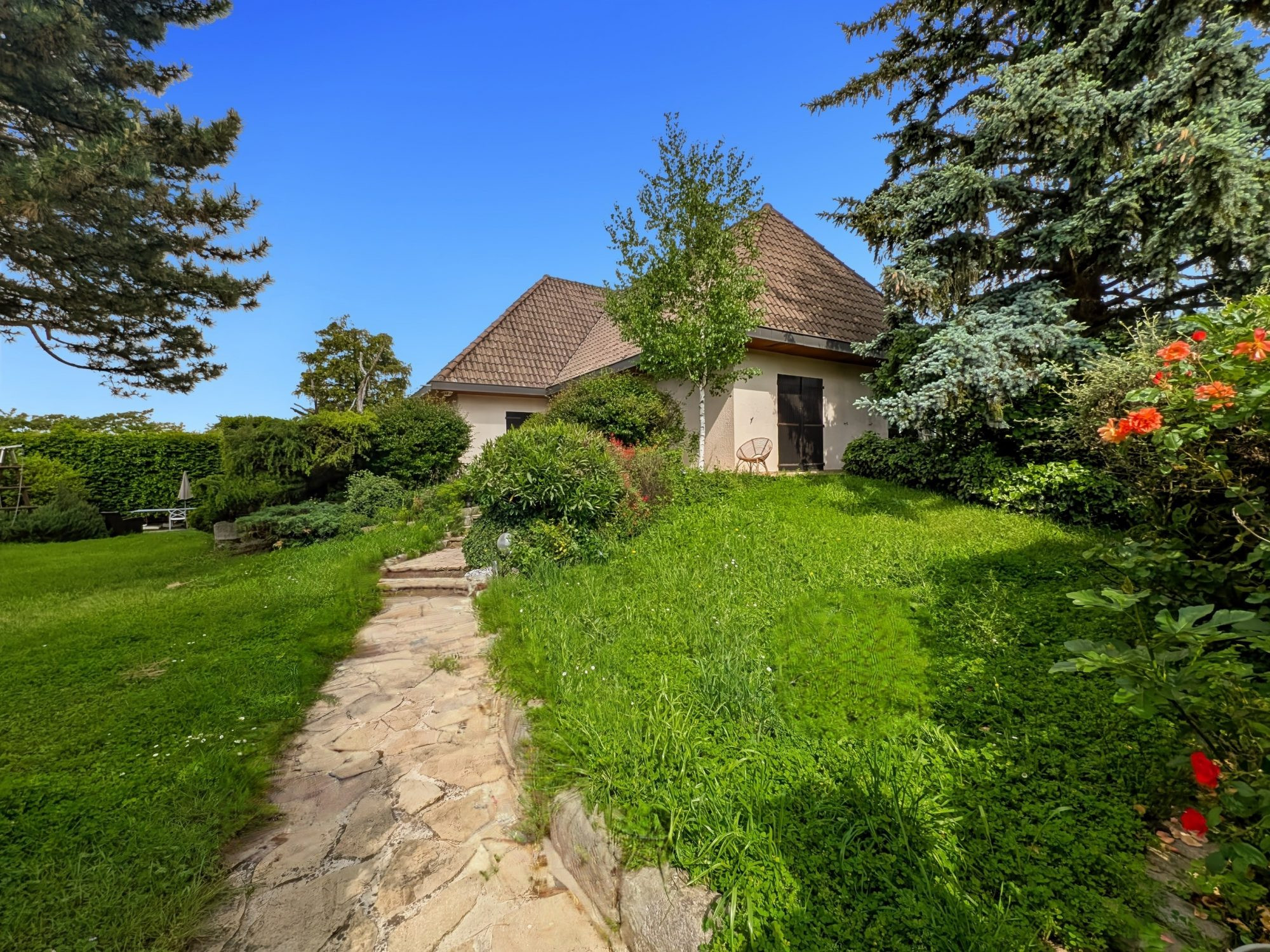 MAISON FAMILIALE AU BOIS FEUILLY