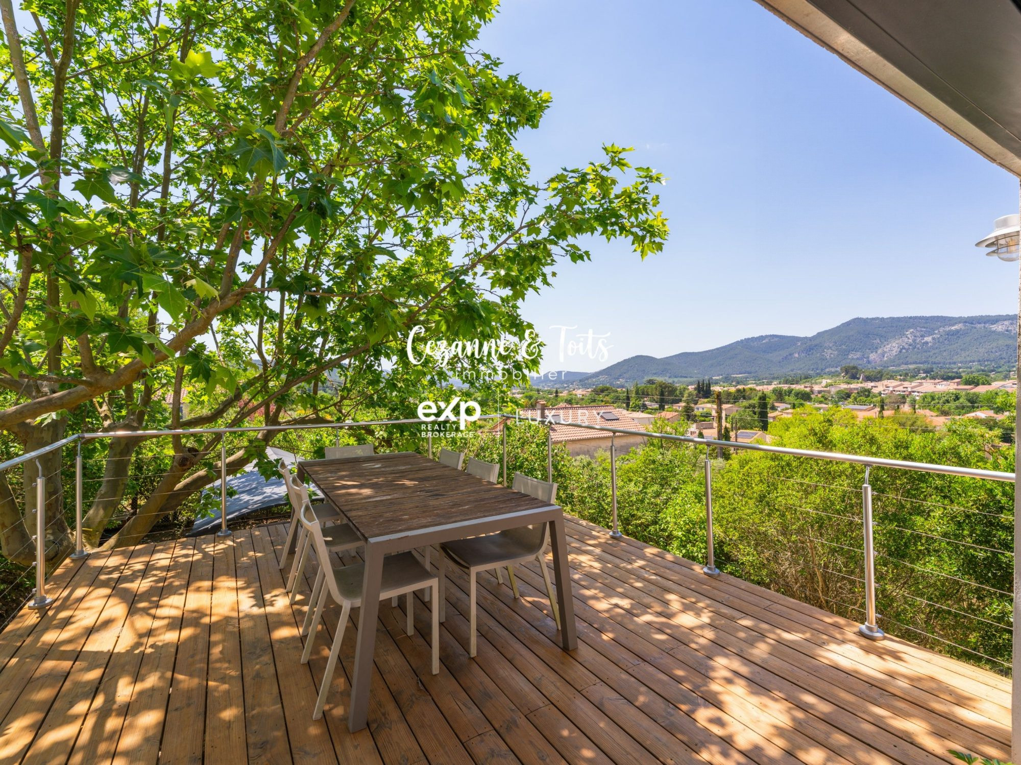 Maison à vendre à Saint-Zacharie, 196 m²