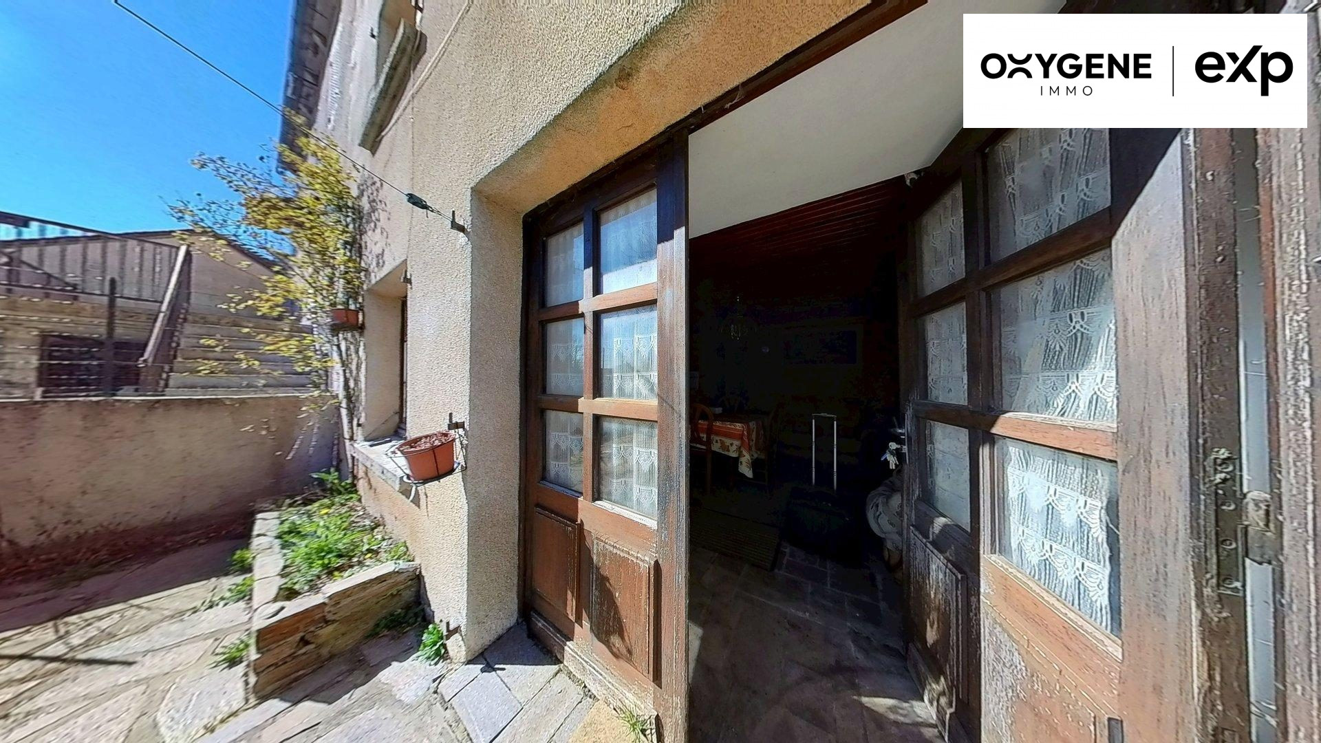 A VENDRE ENSEMBLE DE 2 MAISONS ATTENANTES 140m2 à RENOVER