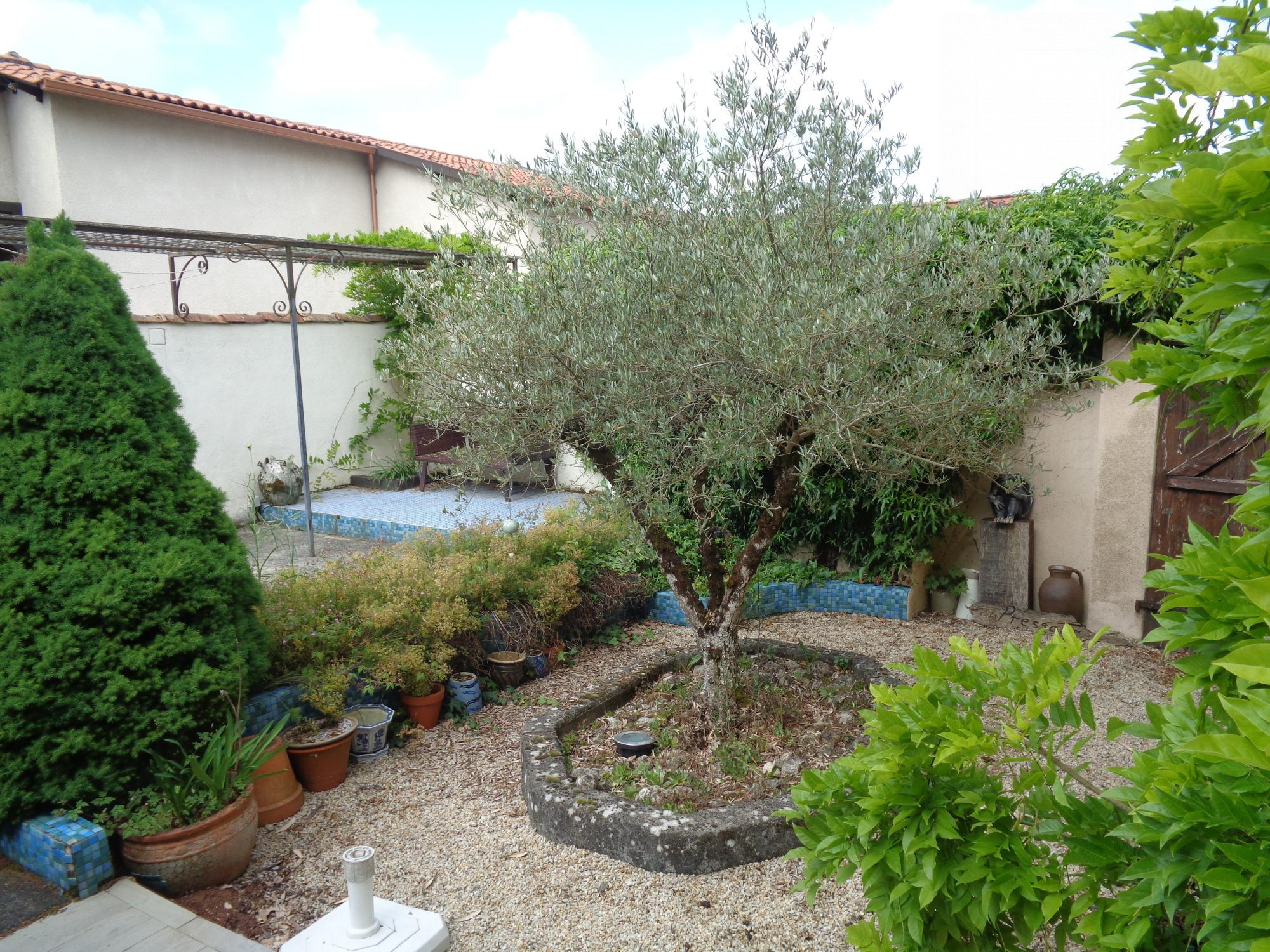 Maison 7 pièces 183 m² · à Courlac · 183 m² · 190 000 €
