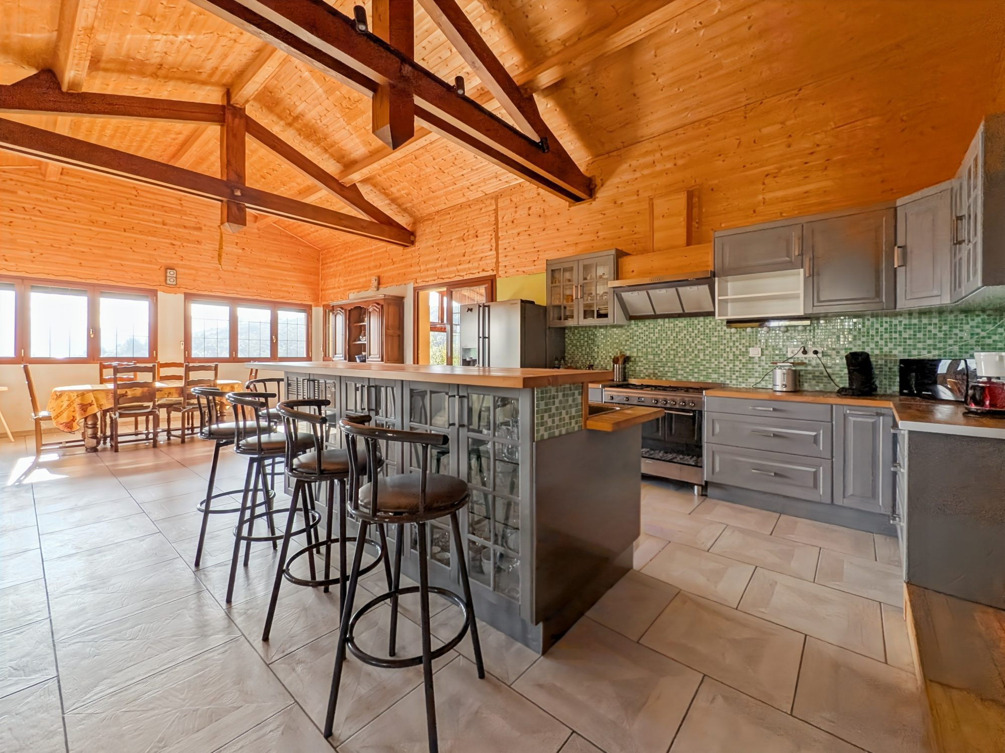 Maison 17 pièces 530 m² · à Vaux-en-Beaujolais · 530 m² · 630 000 €