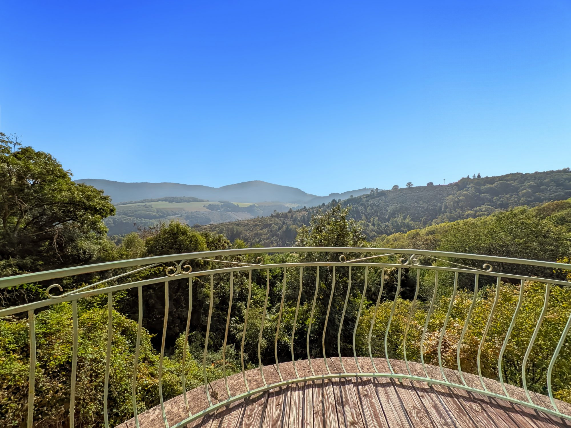 Maison à vendre à Vaux-en-Beaujolais, 530 m²