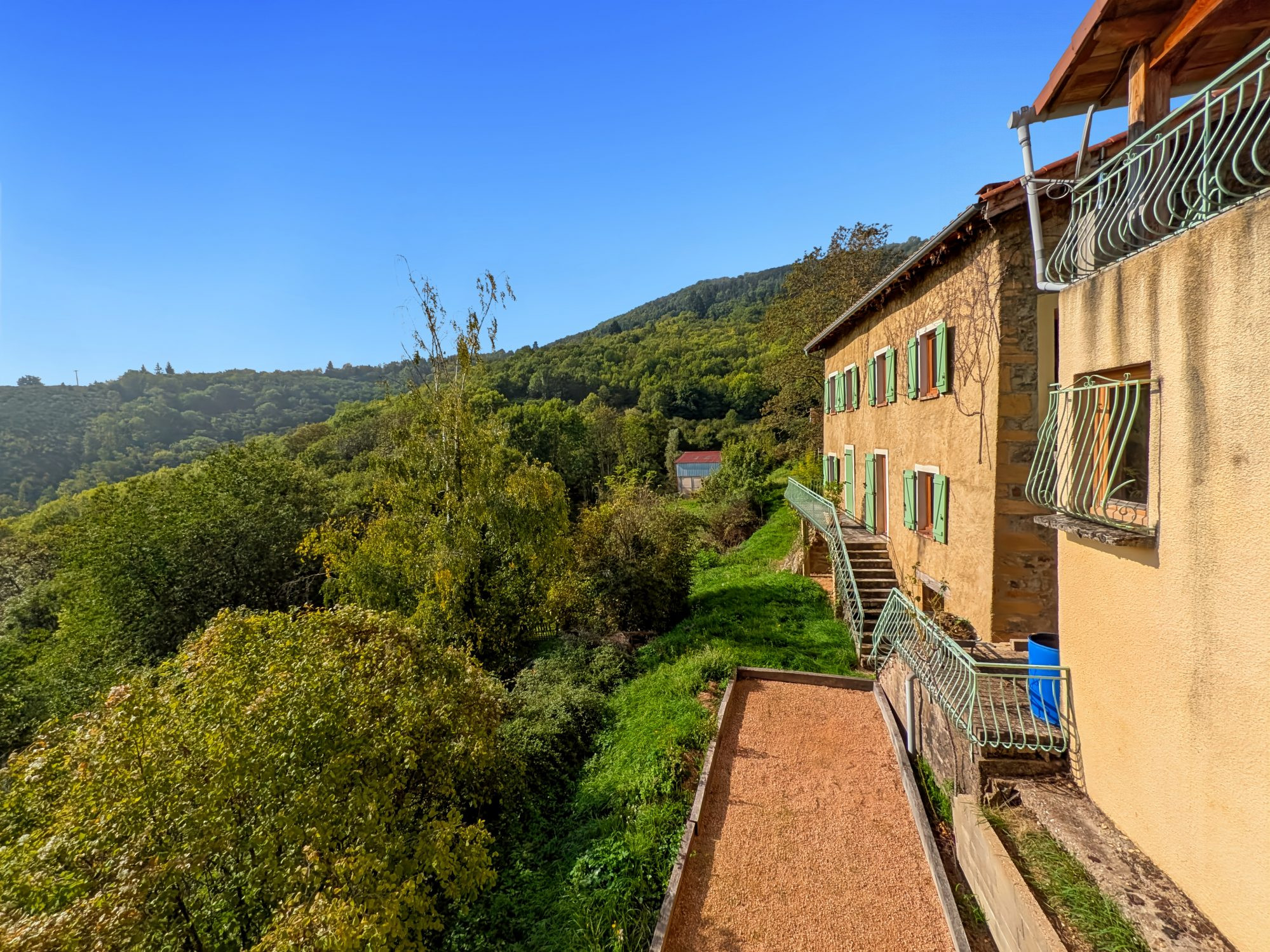 Maison à vendre à Vaux-en-Beaujolais, 530 m²