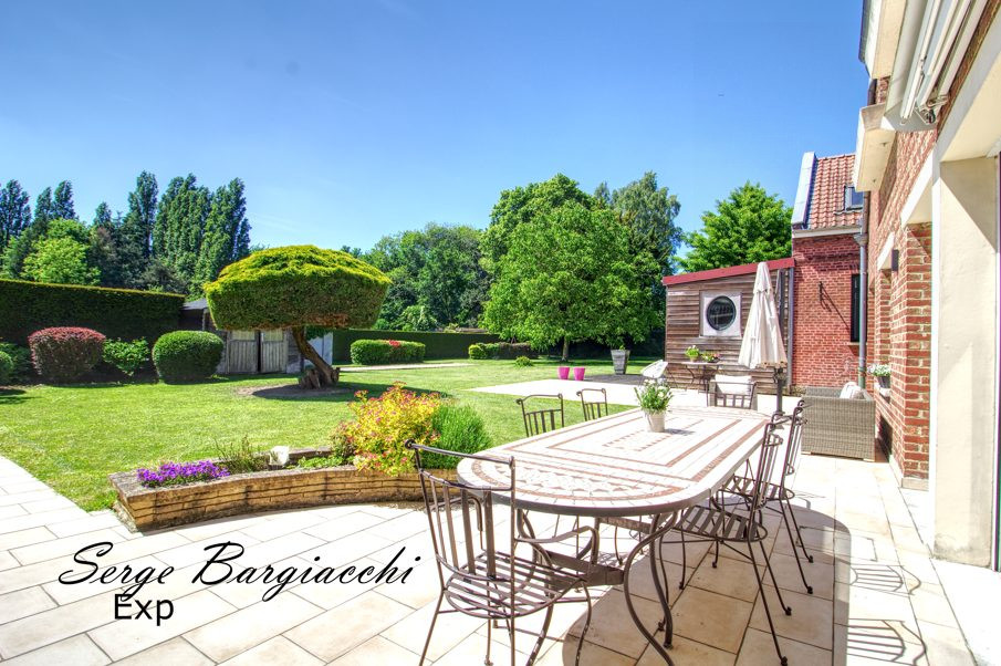 👉 MAISON semi-plain-pied,  284 m²; terrain 1500m²