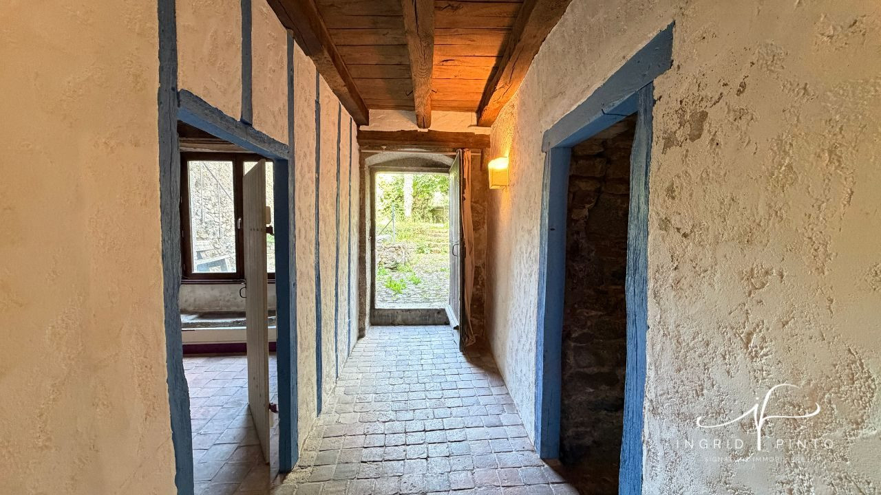 Maison 7 pièces 248 m² · à Parthenay · 248 m² · 210 000 €
