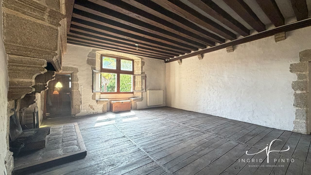 Maison à vendre à Parthenay, 248 m²
