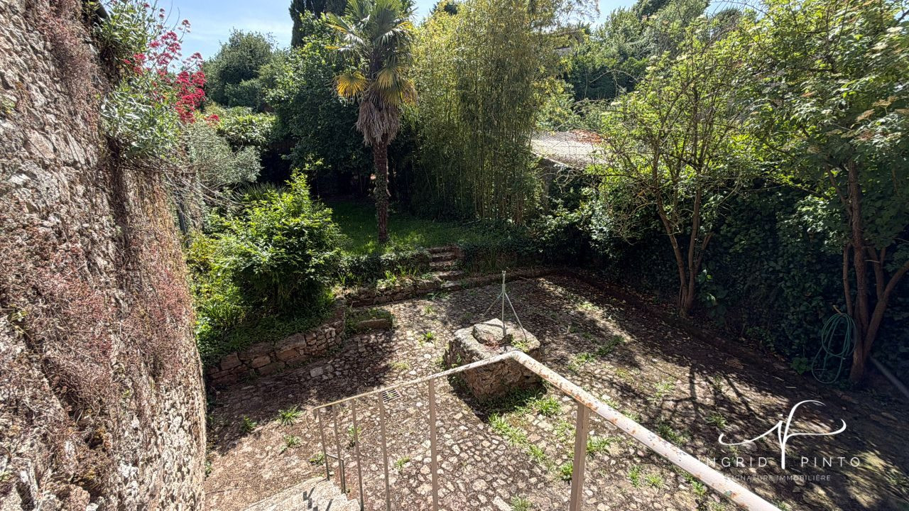 Maison à vendre à Parthenay, 248 m²