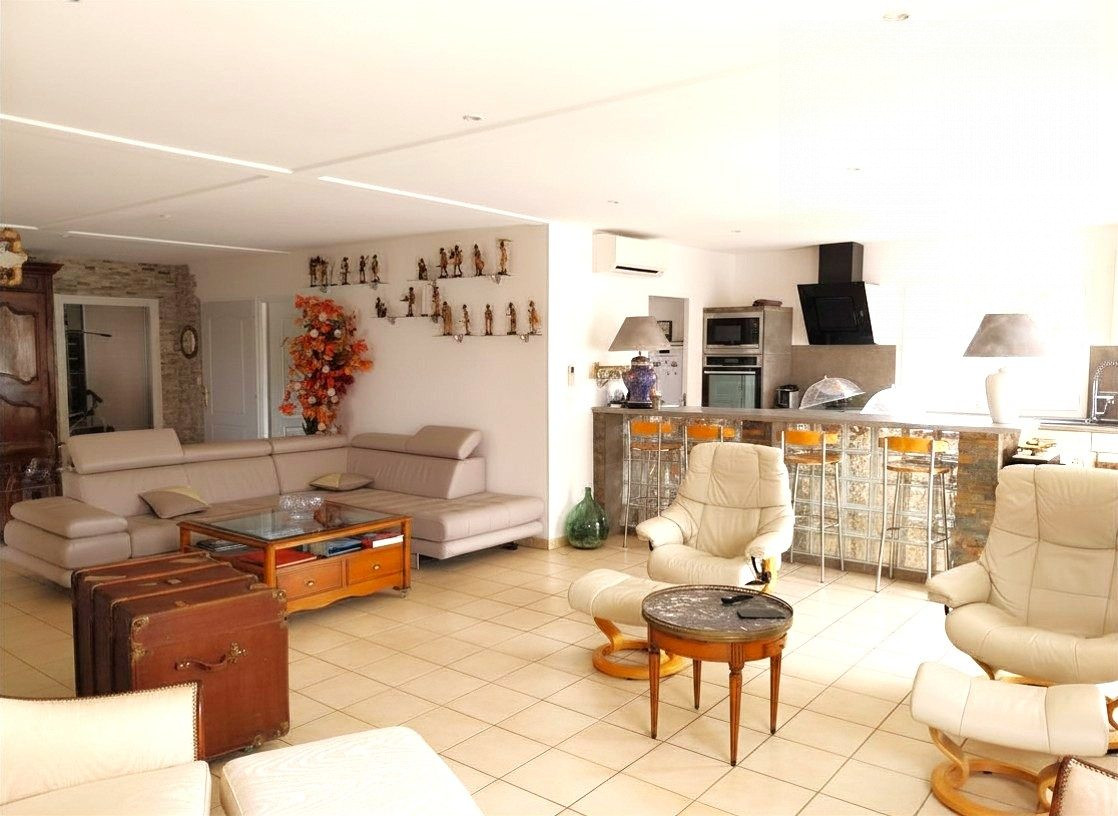Maison à vendre à Clermont-l'Hérault, 161 m²