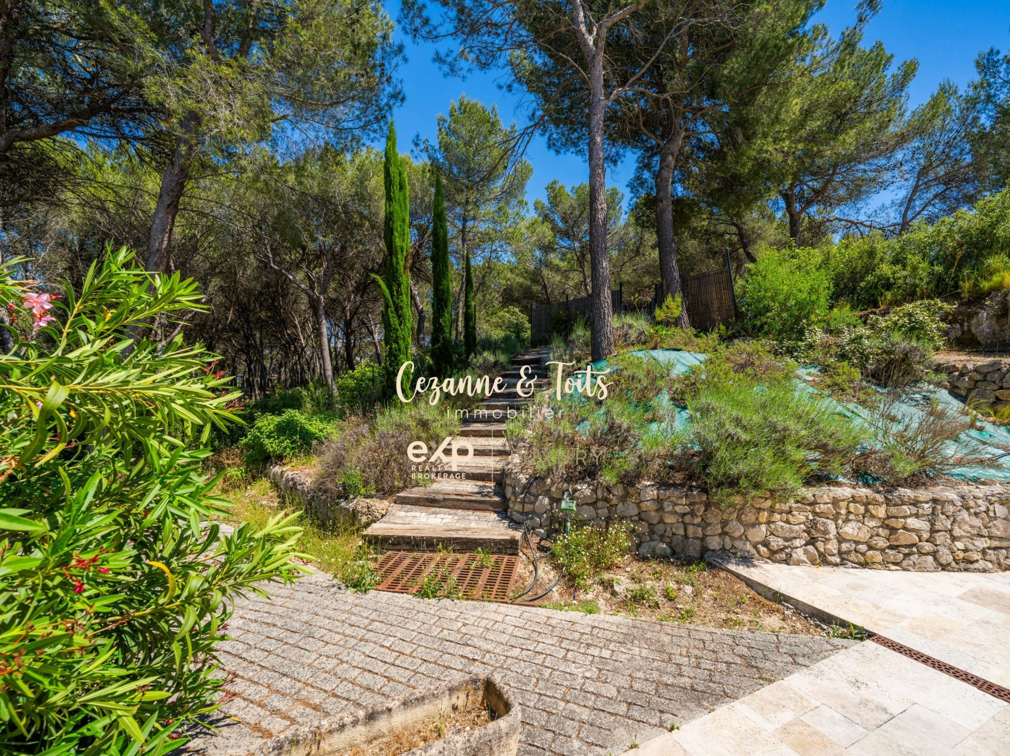 Maison 7 pièces 185 m² · à Ventabren · 185 m² · 1 095 000 €
