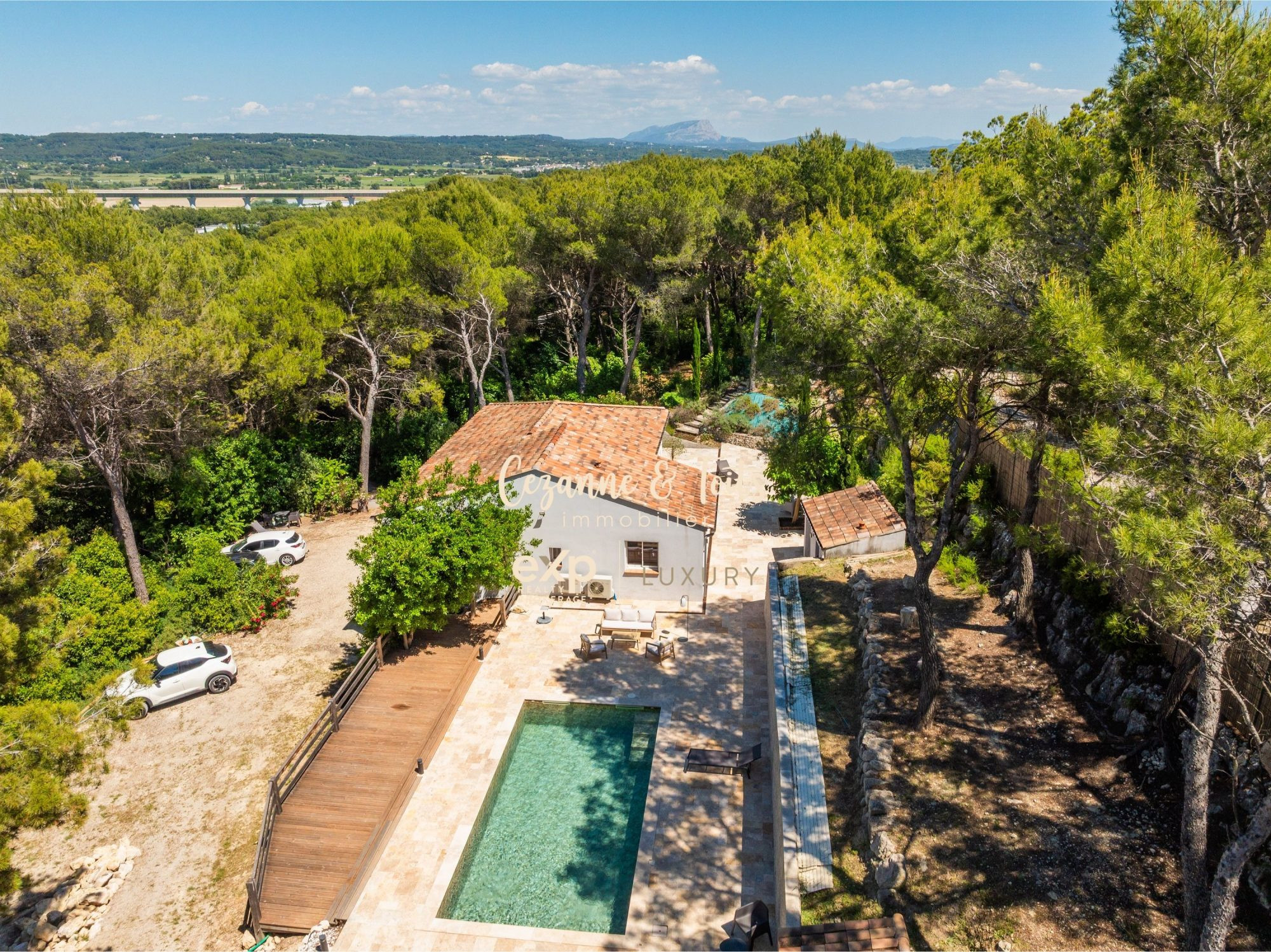 Ventabren — Single-story property, 3 bedrooms, swimming pool, garage and independent 2-bedroom apartment 5