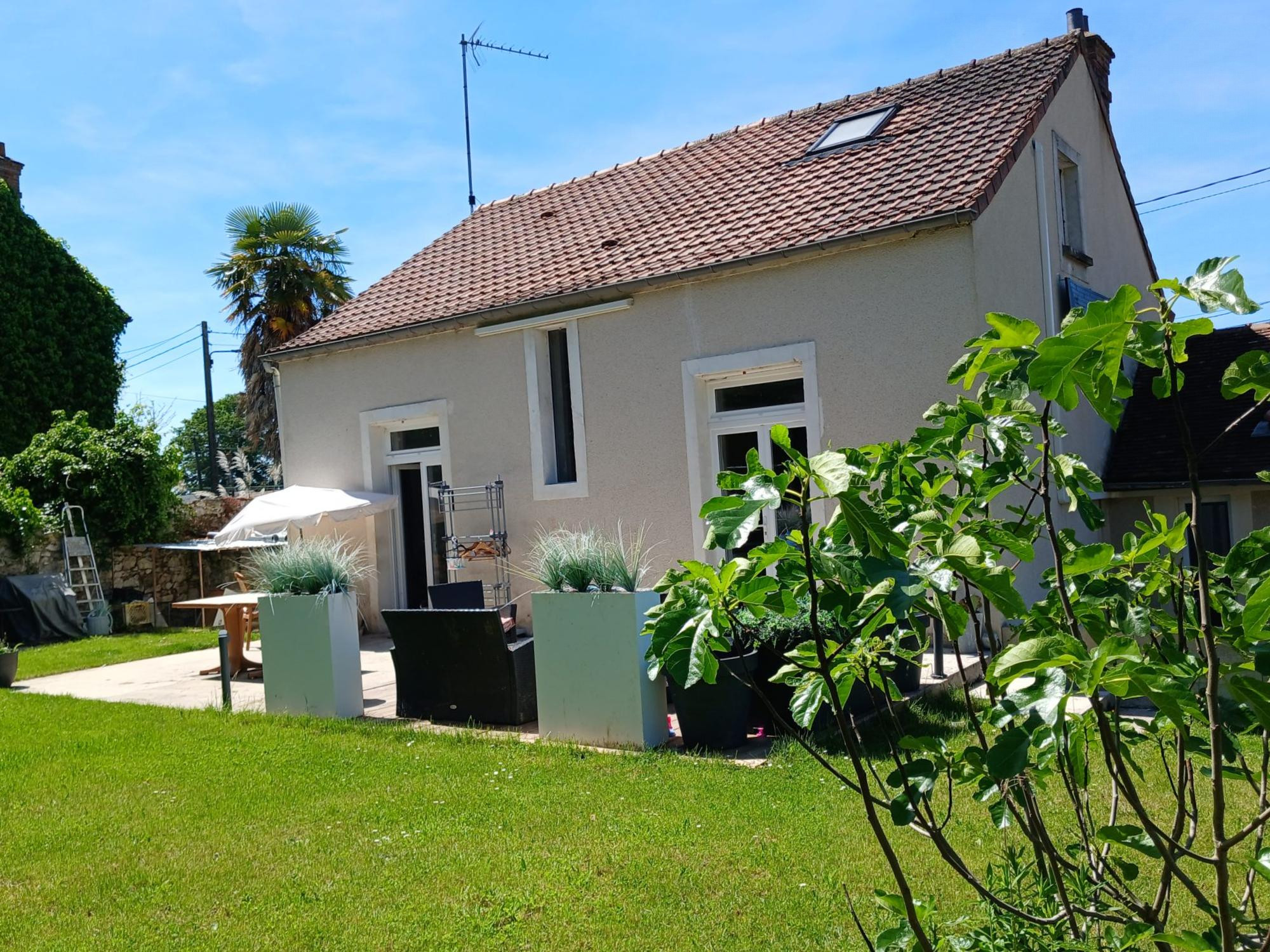 MAISON - 3 ETAGES - F4- 100M²