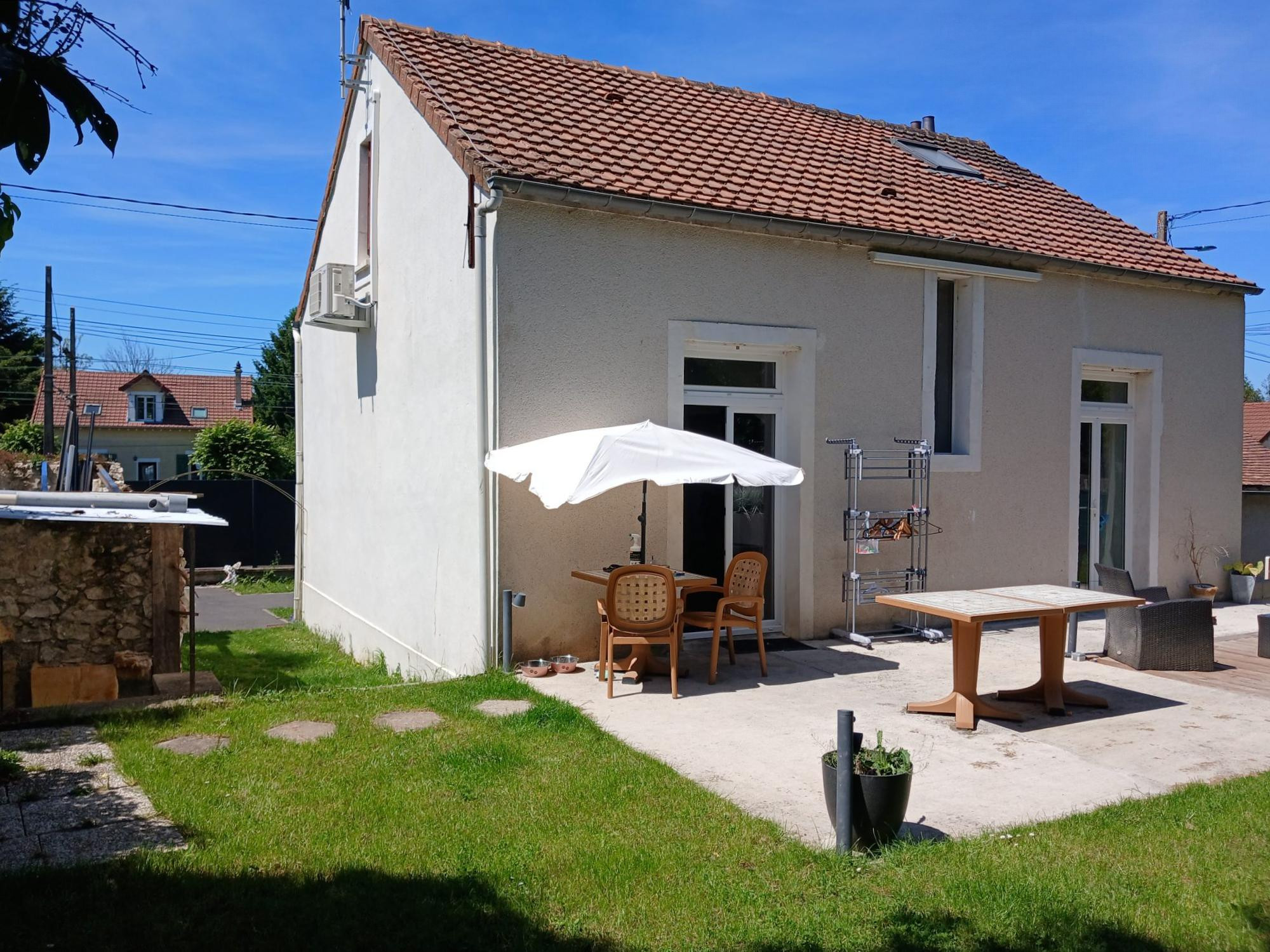 MAISON - 3 ETAGES - F4- 100M²