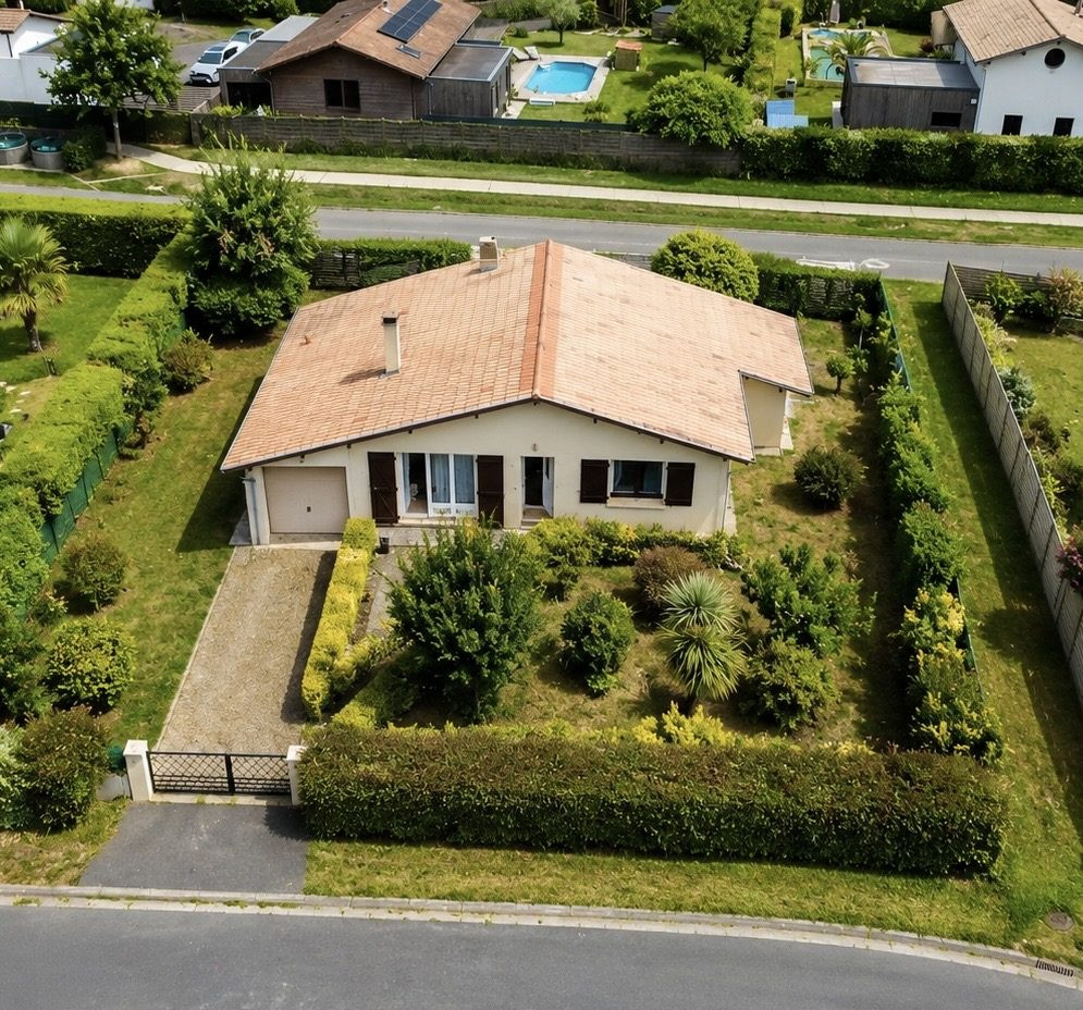 Plain-pied individuel de 3 chambres Garage