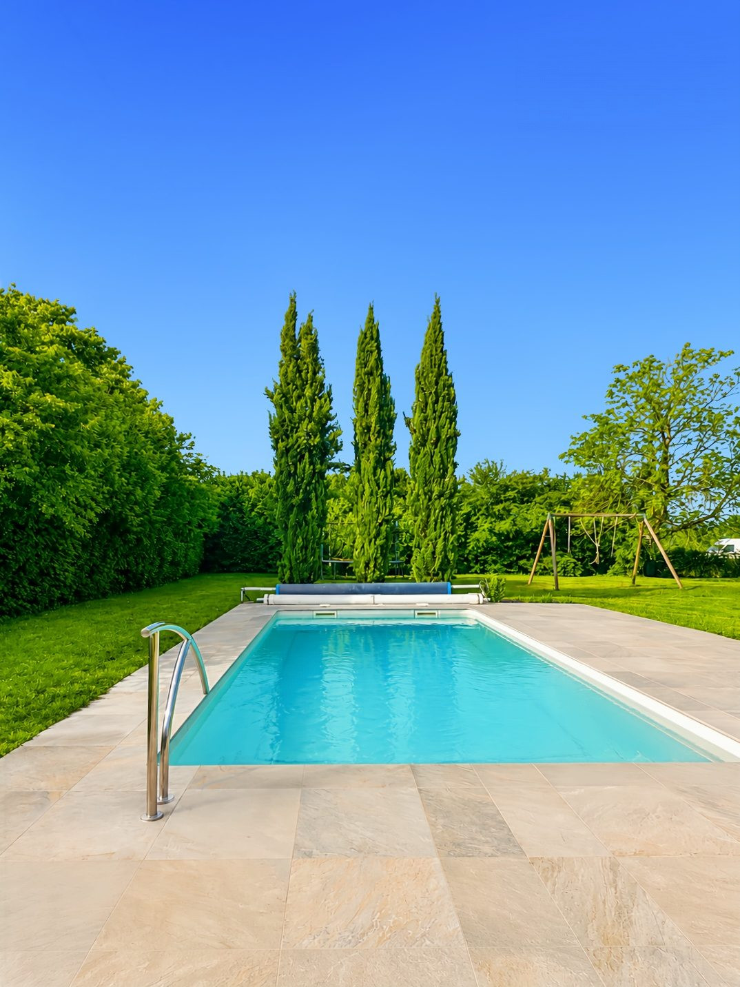 Maison de ferme rénovée avec piscine et dépendances