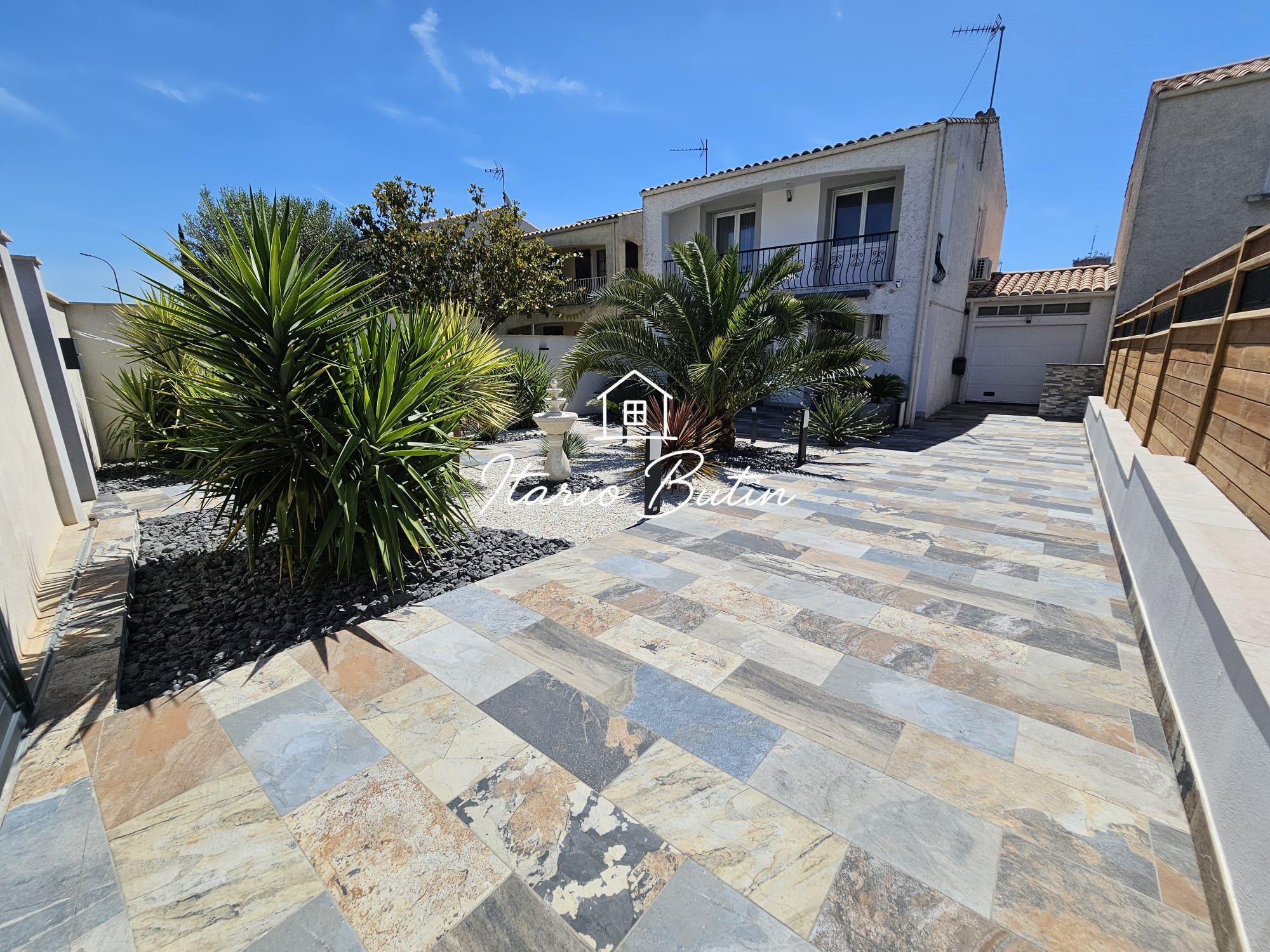 4-Bedroom House of 94 m² Entirely Renovated 2