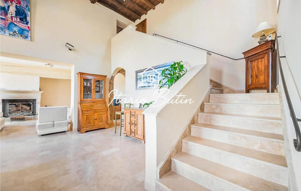 Maison à vendre à Roujan, 415 m²
