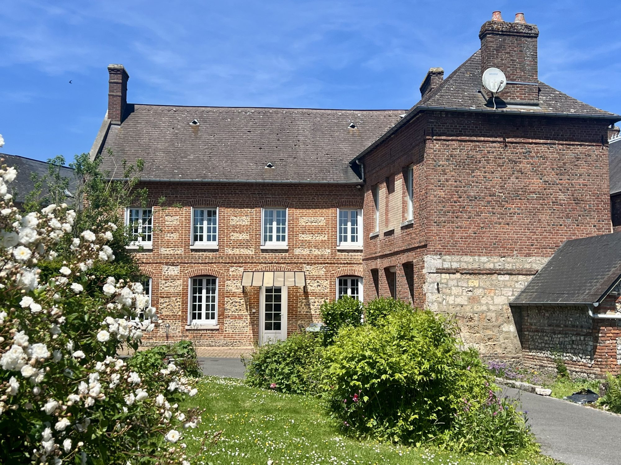 Maison bourgeoise 182 m², centre bourg Longueville Sur Scie