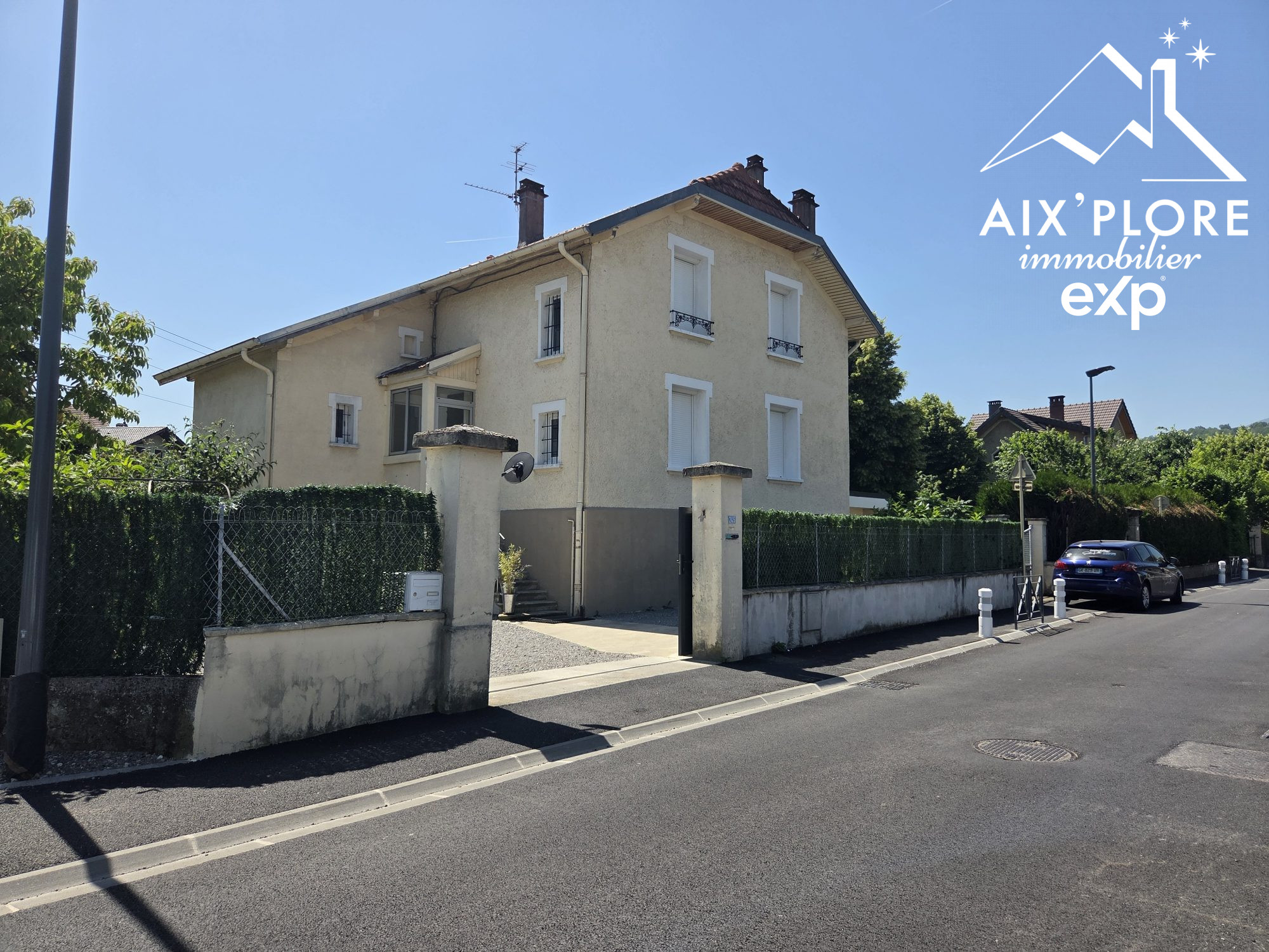 MAISON  FAMILIALE 225 M² - TERRAIN 587 M²