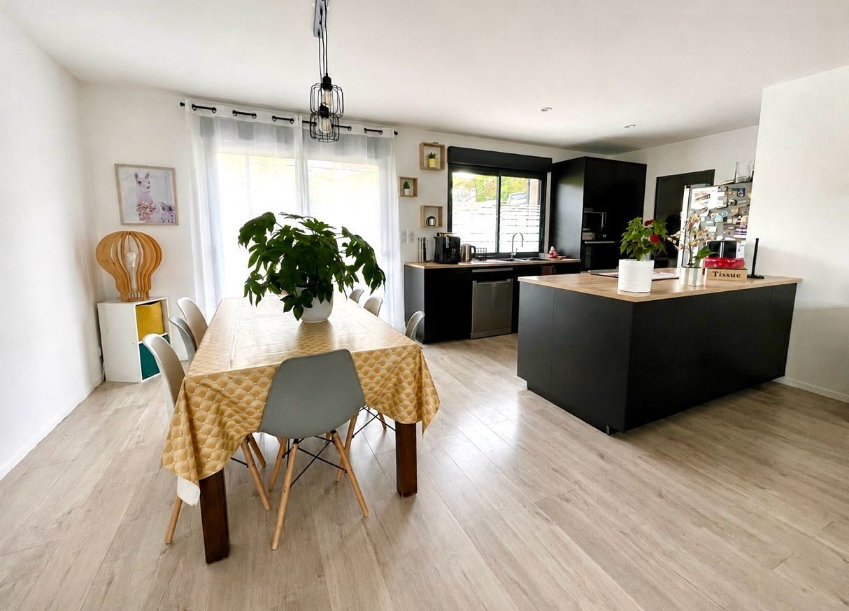 House for sale in Nailly, 120 m²