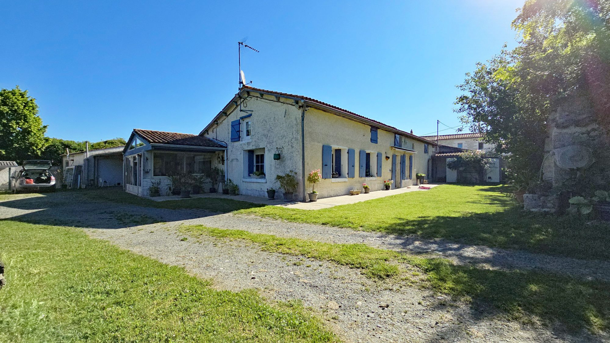 Maison à vendre à Saint-Cyr-du-Doret, 198 m²