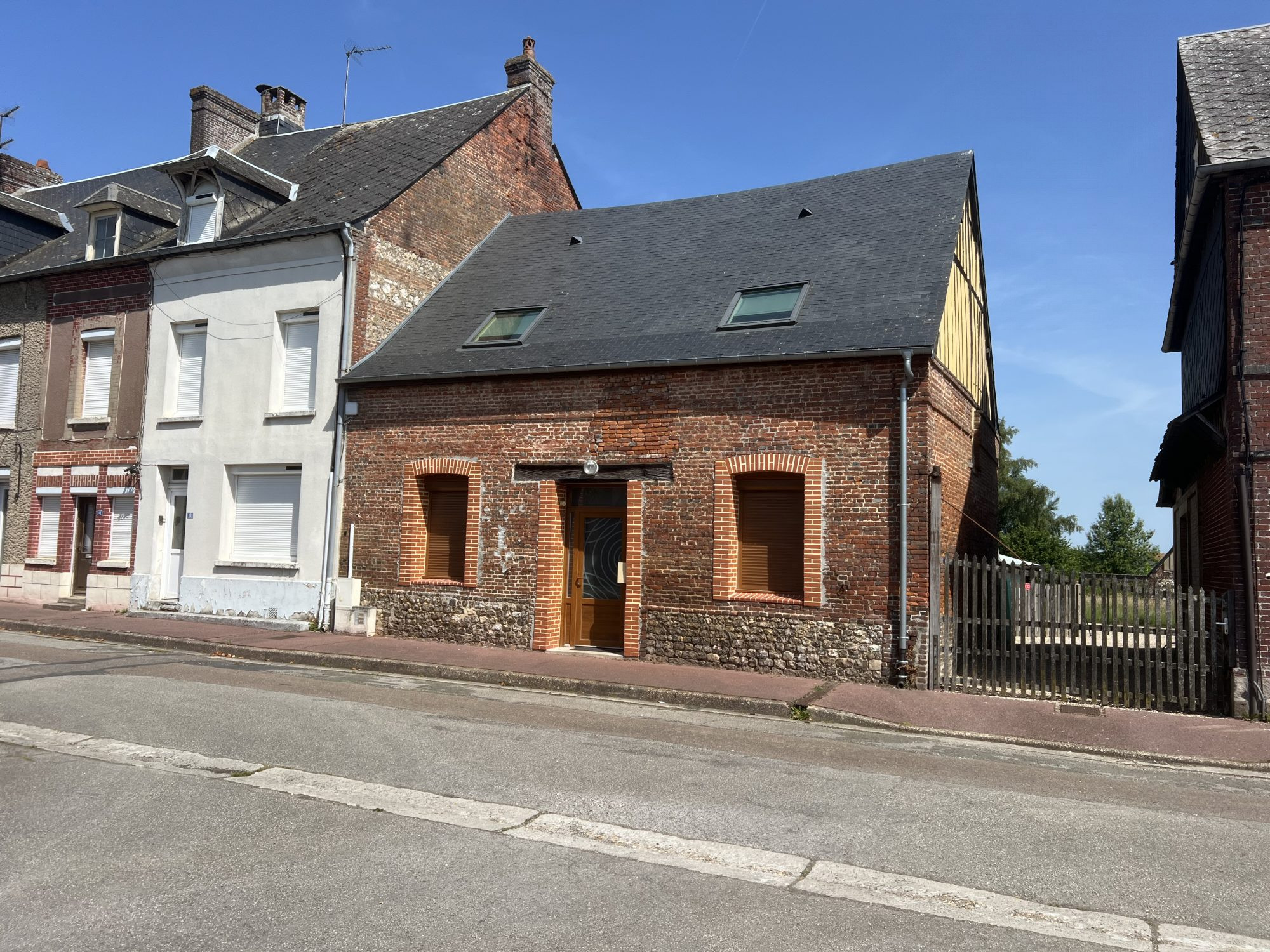 Maison rénovée de 136 m² avec dépendance et terrain constructible