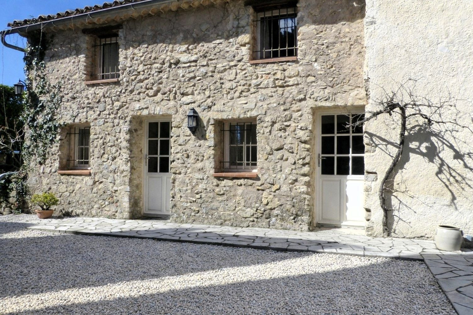 Maison 10 pièces 325 m² · à La Roquebrussanne · 325 m² · 858 000 €