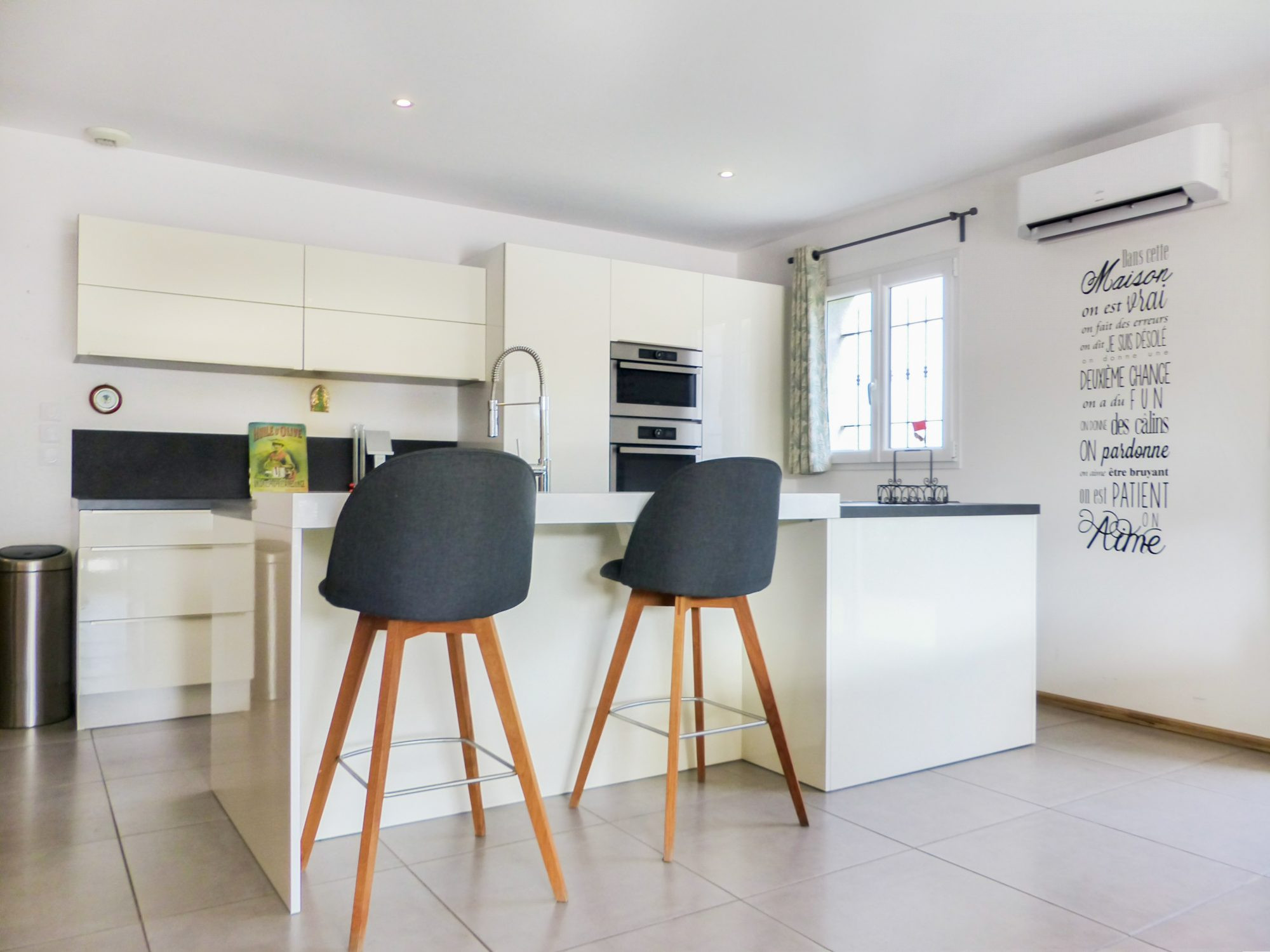 Maison contemporaine 89 m² avec piscine et garage à La Farlède