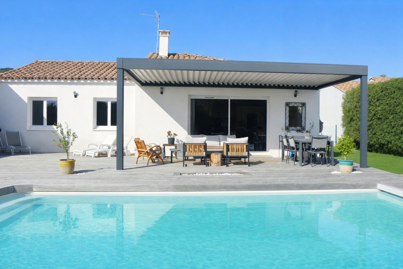 Maison contemporaine 89 m² avec piscine et garage à La Farlède