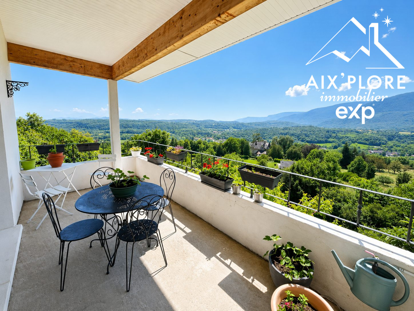 Maison contemporaine avec vue panoramique exceptionnelle et appartement indépendant