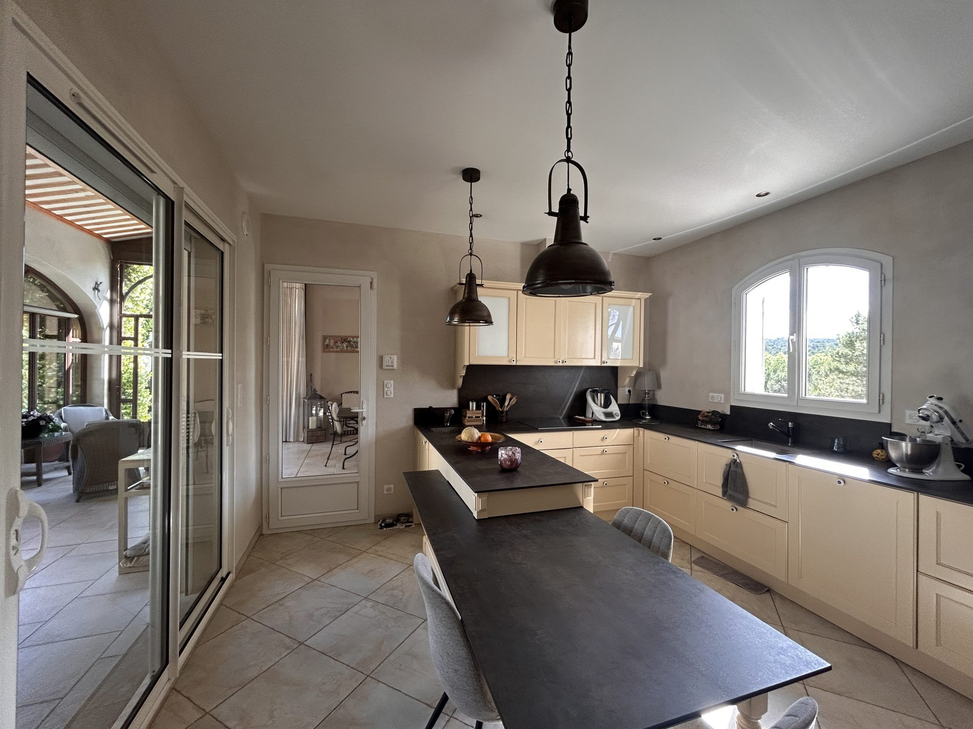 Maison à vendre à Mallemort, 294 m²