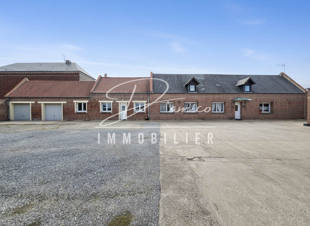 Corps de ferme 2 maisons + 780 m² dépendances - secteur Cambrai