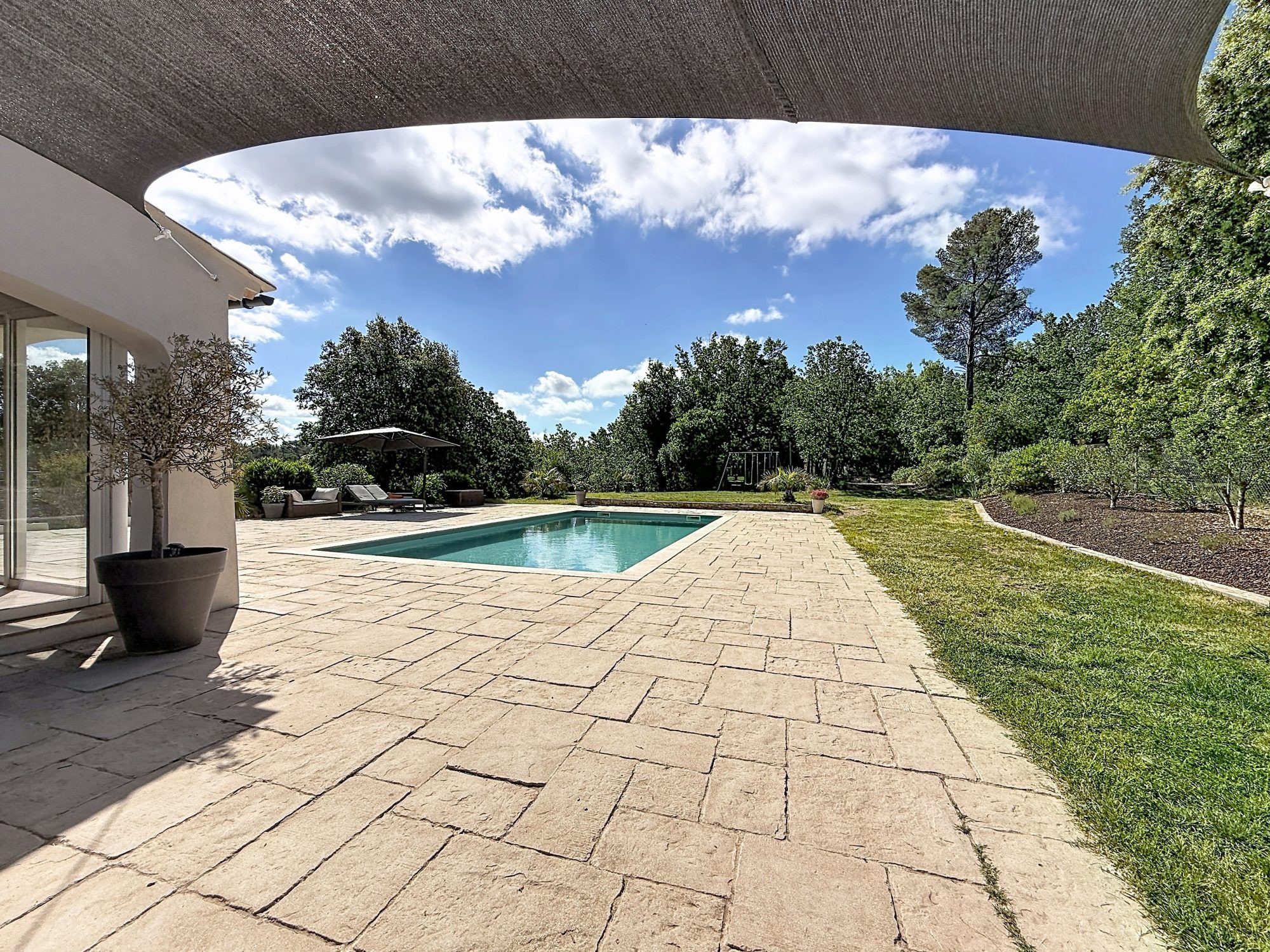 Magnifique maison sur plus de 5000m2 avec piscine